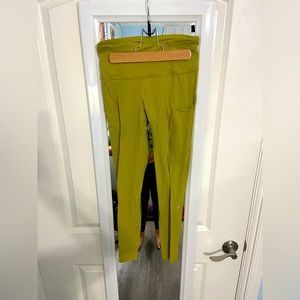 Lululemon Fast and Free Tight II 25" *Nulux
Golden Lime